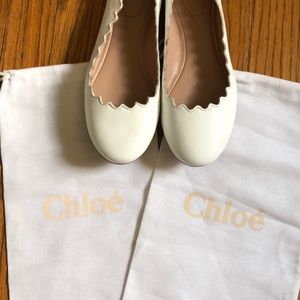 EUC Chloe flat